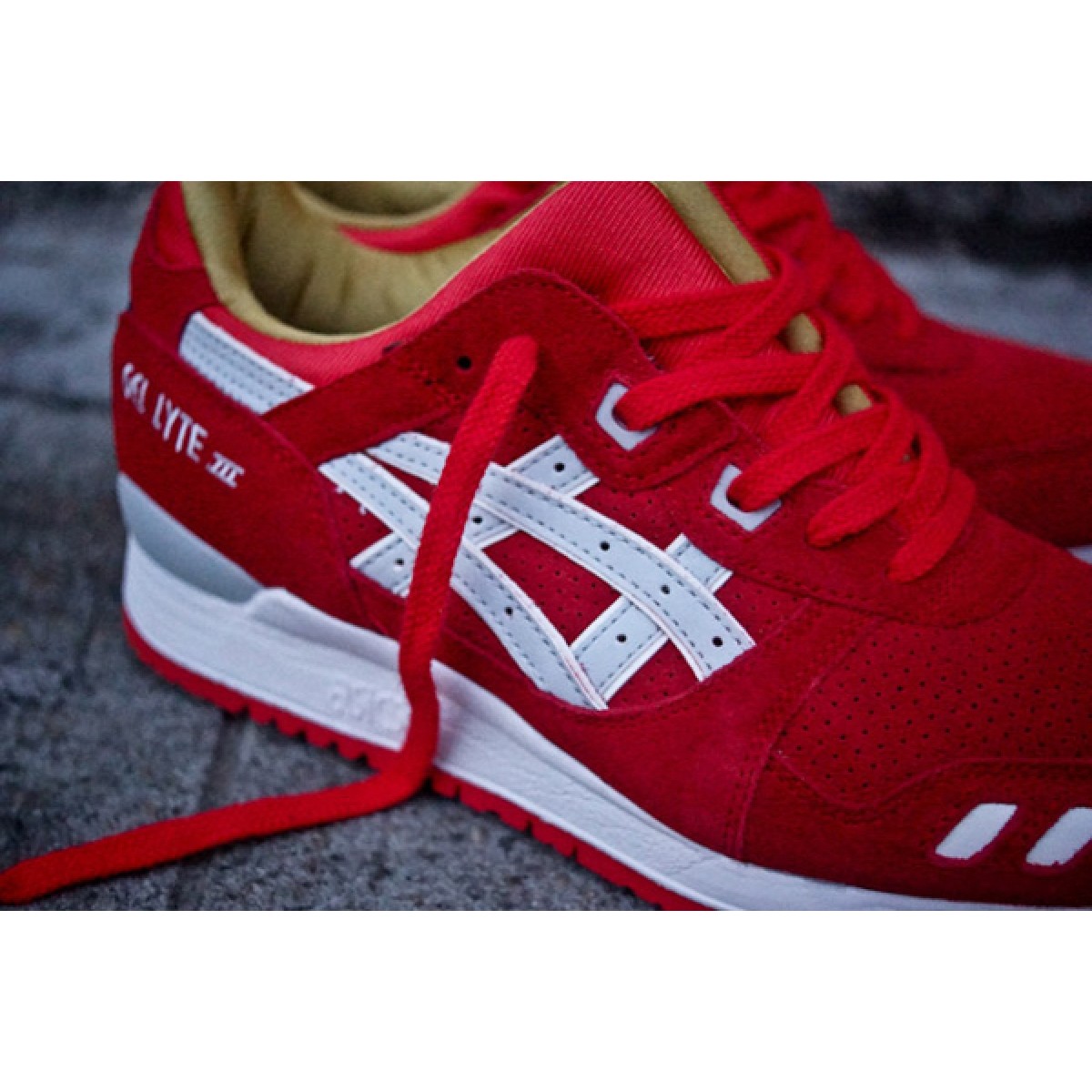 asics fille rouge